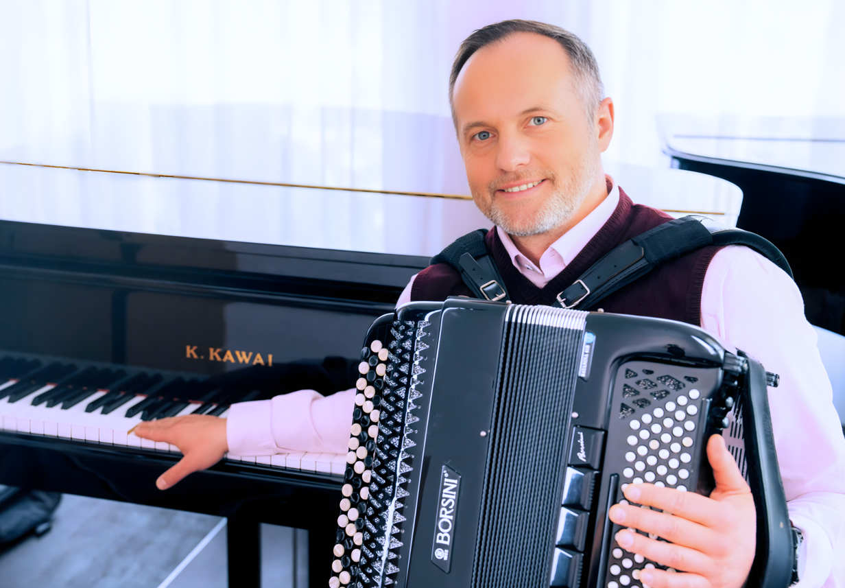 „Akordeon musi wrócić do ludzi”- rozmowa z Arkadiuszem Gembarą